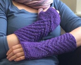 sweet robin wrist-ees KNITTING PATTERN