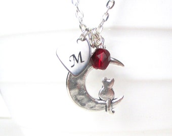 Valentine's gift for her - Personalised cat necklace - Moon cat necklace - Valentine's gift for cat lover - Cat sitting on moon - UK
