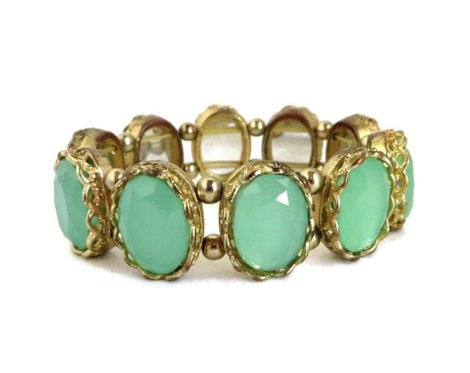 Emerald Glass Bracelet, Vintage Green Gold Tone Stretch Bracelet, Faceted Framed Glass, Gift idea