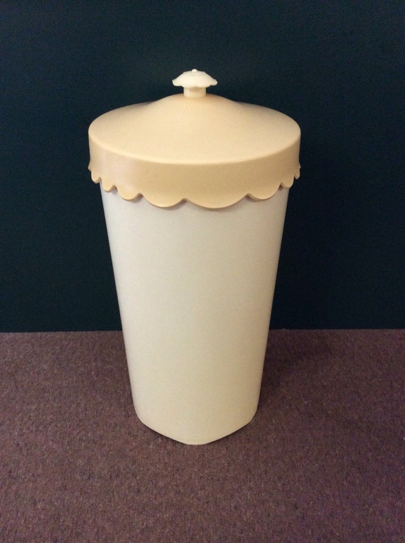 Vintage Plastic Laundry / Diaper Hamper