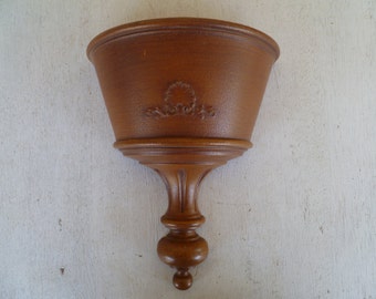 Colonial Wall Pocket Planter