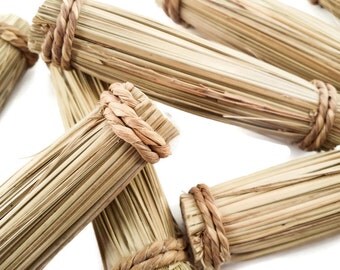 Small Natural Grass Bundles - Chew Toy Part Small Animal Guinea Pig Hamster Bunny Rabbit Rat Toy Vine Bird Parrot Toy Part
