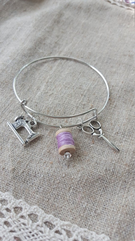 Sewing charm bracelet gift for quilter gift by LuxedesignsbySarah