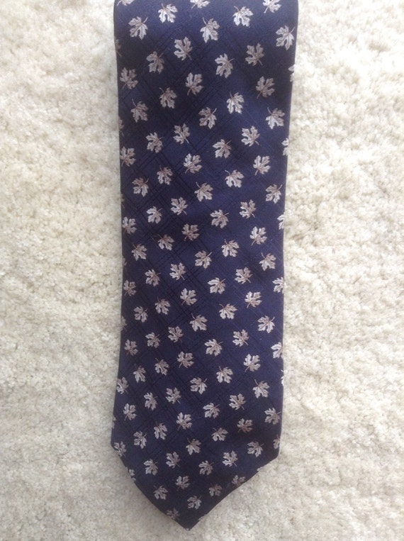 Ralph Lauren Chaps Navy Blue Leaf Pattern Necktie / Silk
