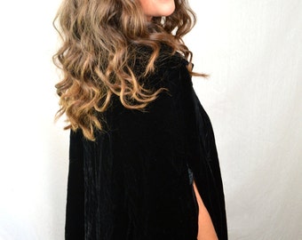 Beautiful Vintage Black 1960s 60s Velvet Cape Coat