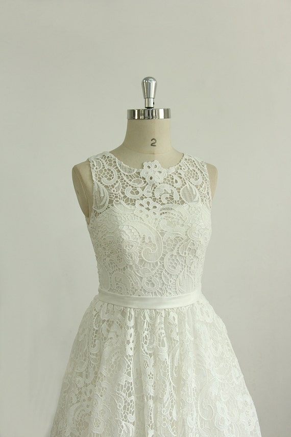 Stunning Ivory vintage tea length a line lace wedding dress