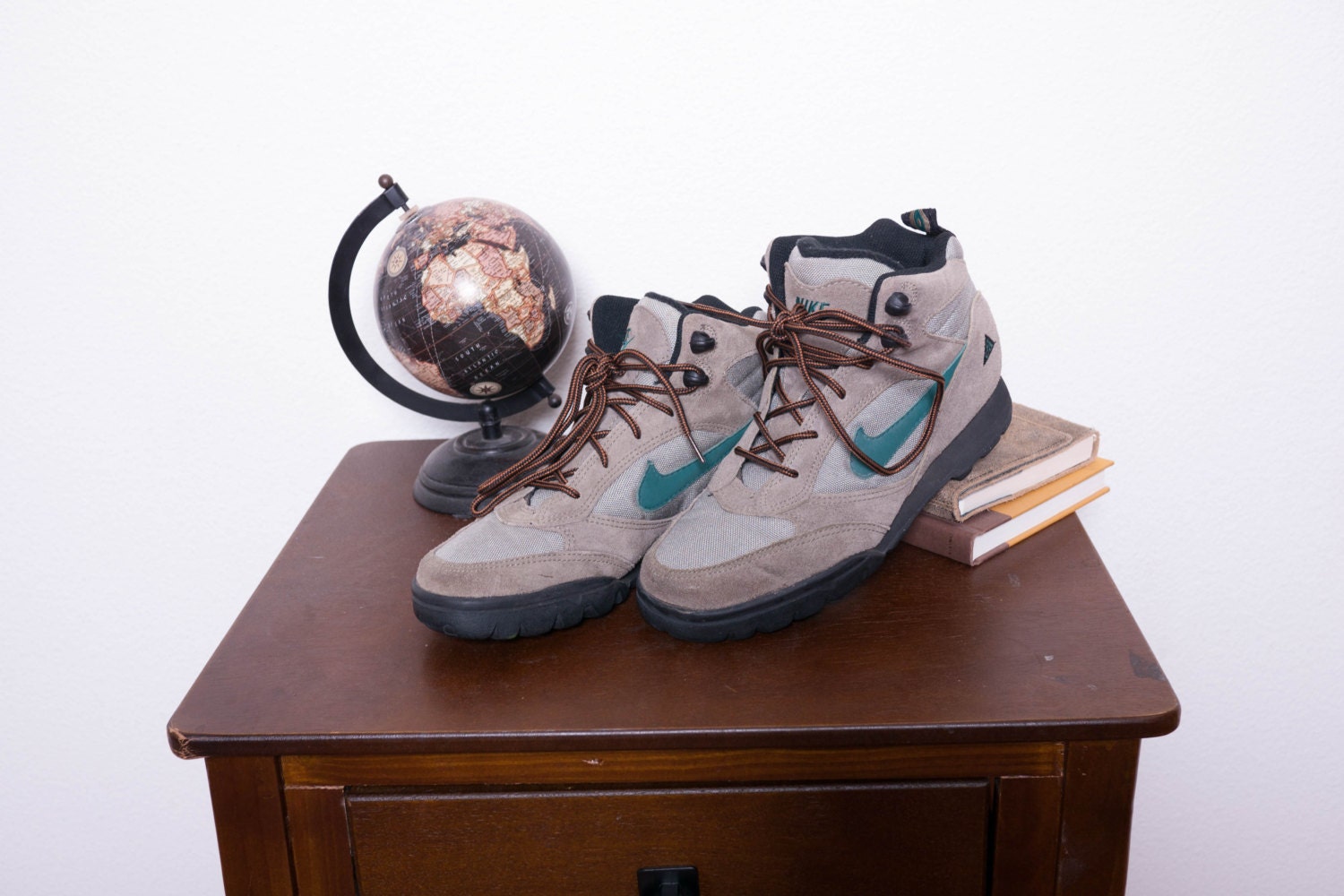 hike nike vintage