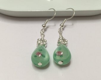 Drop earrings with pale green color ref 599