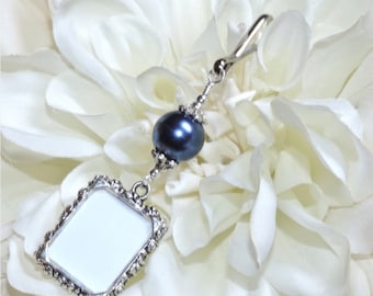 Wedding bouquet photo charm. Navy blue Memorial photo charm. Bride's bouquet charm. Bridal shower gift. Something blue for the bride to be