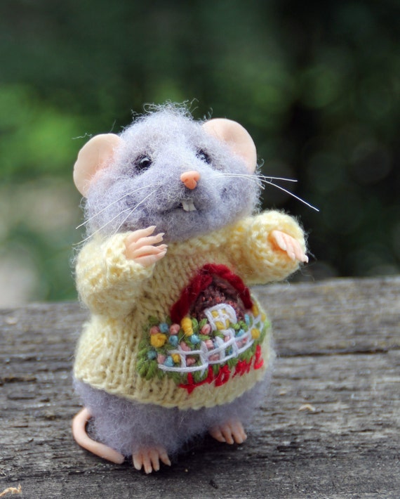 Needle felt realistic mouse in sweater felted mouse Waldorf
