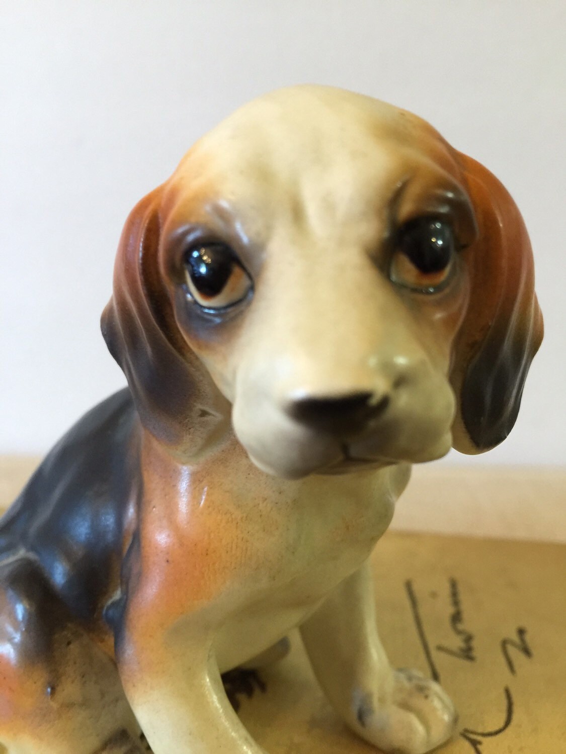 beagle dog figurine