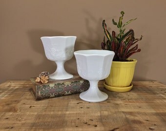 Set of Milk Glass Bowls / Vintage Milk Glass Vases / Vintage Flower Vase / Wedding Vases / Wedding Centerpiece / White Vases