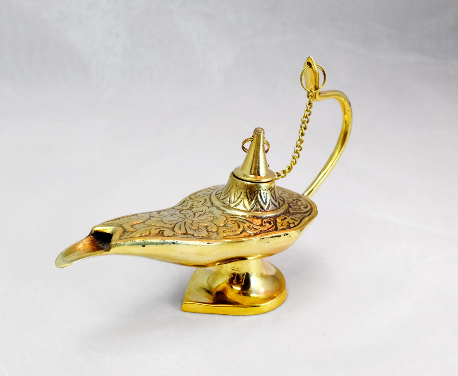 Brass Metal Incense Burner Aladdin Lamp in Golden Color for