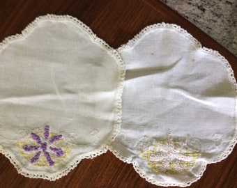 Dresser doilies