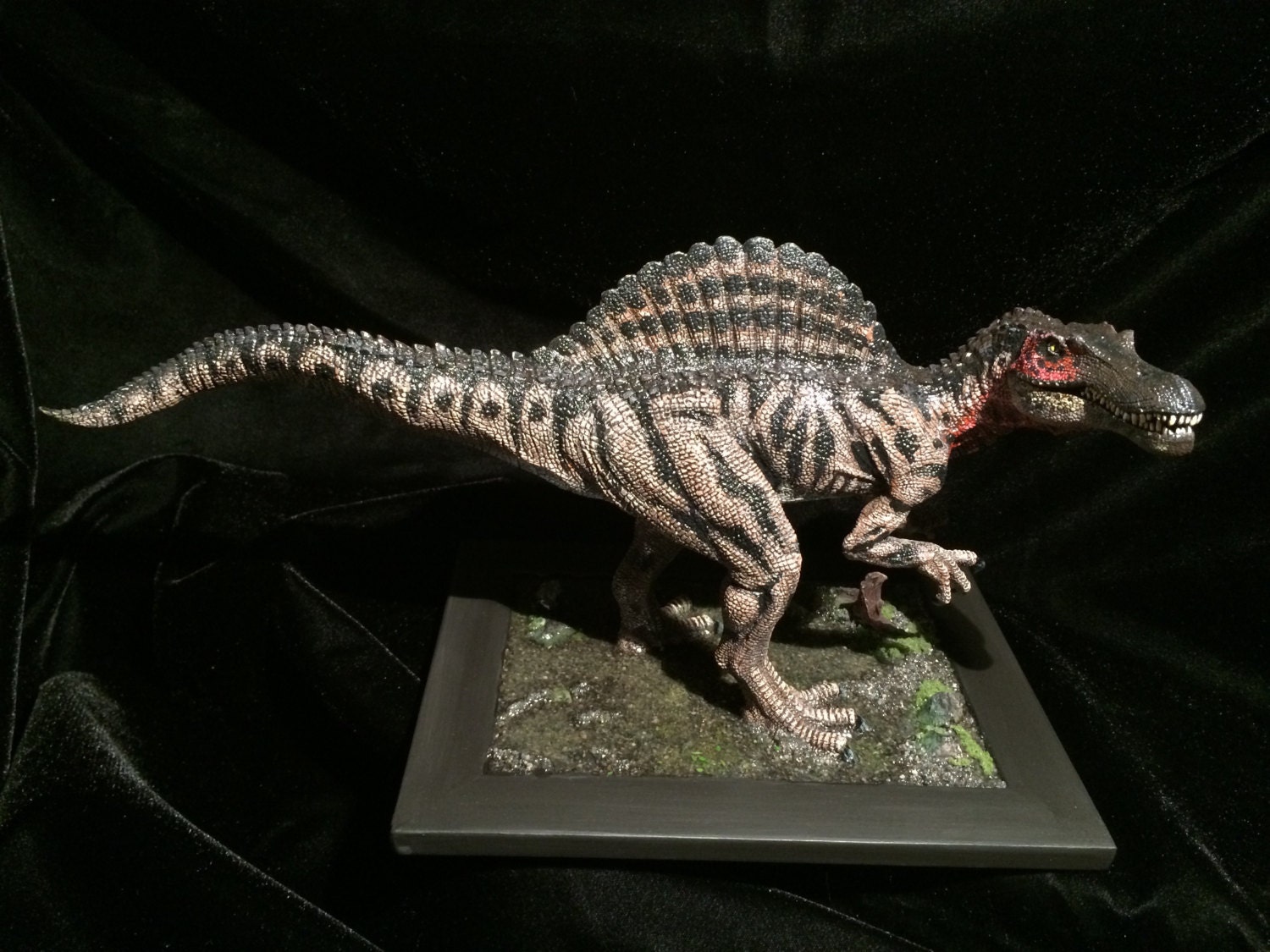 spinosaurus figurine