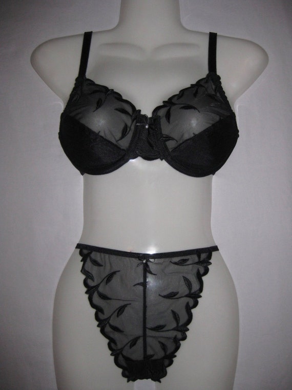 black underwired cage detail lace body ups