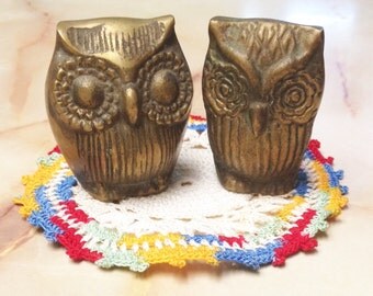 1960s Brass Owls Paper Weight Knickknack Figurine Embossed Flower Eyes Textured Brass Vintage Home Living Office Decor