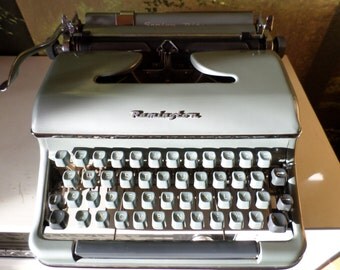 Vintage Remington Senior Riter / Torpedo Blue Bird 18b typewriter * typemachine * machine à écrire * schreibmaschine, original 1950s