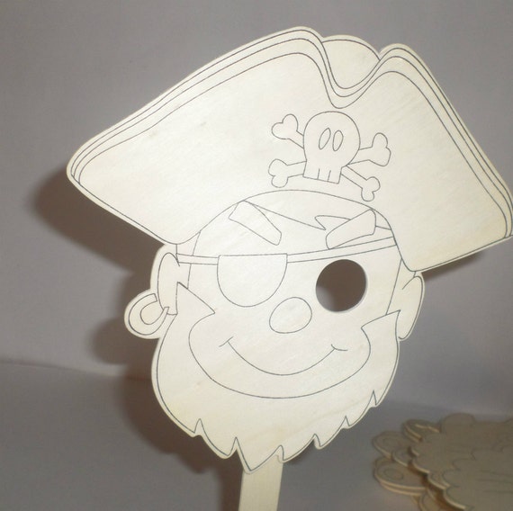 Friendly Pirate Mask DIY Mask Mask to Color by carriesattic