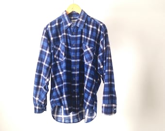 GRUNGE FLANNEL plaid pattern button up shirt blue & white twin peaks shirt