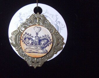 Steampunk antique style Bronze Tone Ornate Brooch Featuring the Queen of Hearts crown from Alice in Wonderland Glass Cabochon