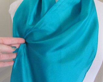 SALE!! Lovely Solid Green Silk Scarf // 9" x 52" Long
