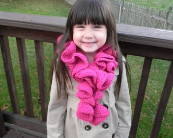 Little girls scarf cable knit hot pink by Seuphoria on Etsy