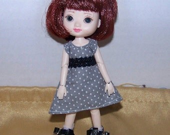 Handmade Amelia Thimble clothes green dress by FabriMagoDolls