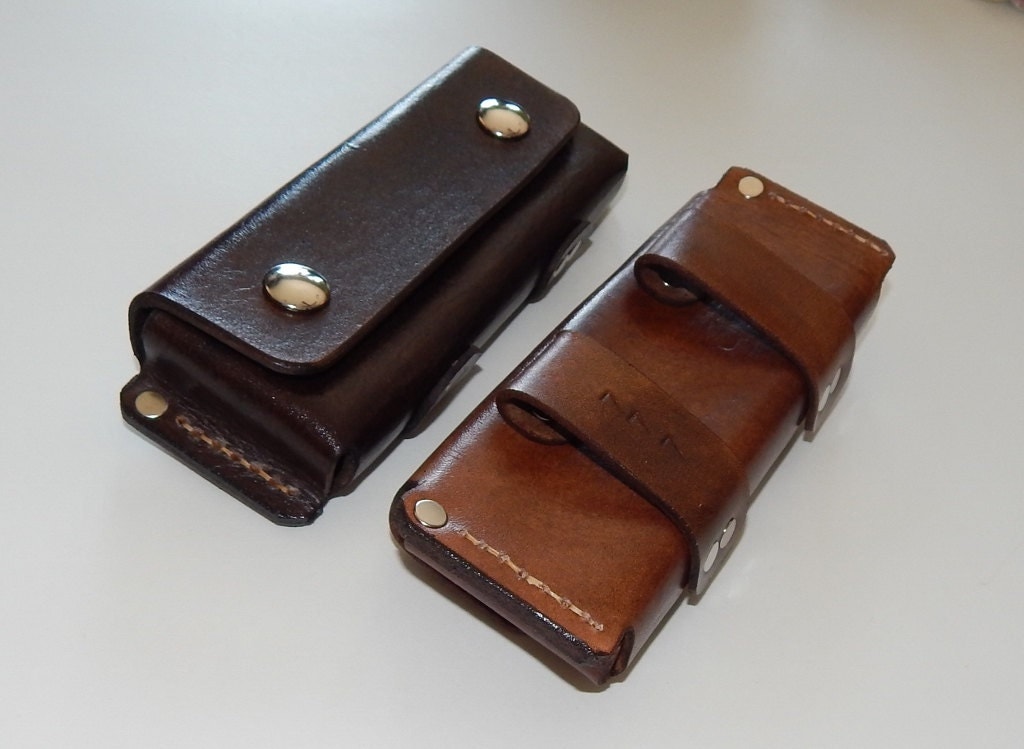 Horizontal leather belt pouch sheath for folding knife