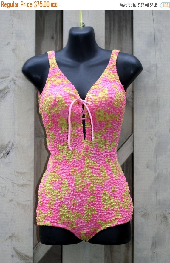 20 % OFF vintage Pink Bathing suit Rose Marie by TheVintageDomain