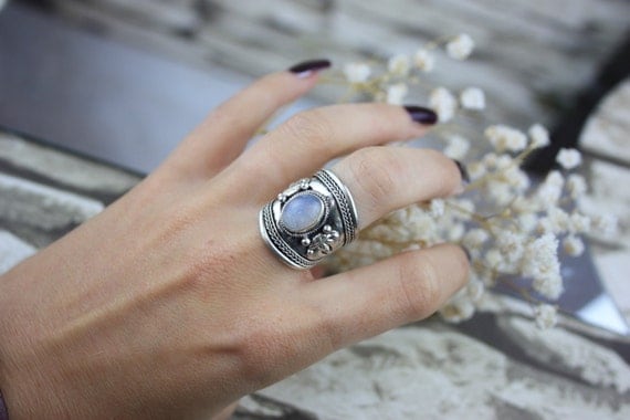 MILKY MOONSTONE RING -Silver Ring- Moonstone Ring- Healing Crystal Jewellery- Chakra Ring- Statement Ring- Boho- Vintage