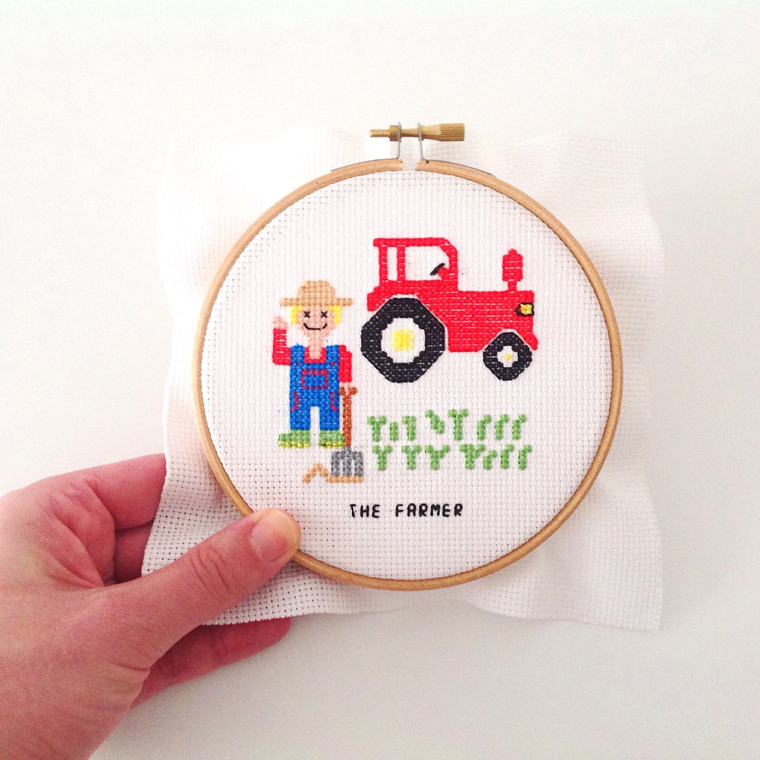 2 x diy kado voor boer. boer borduurpatroon met tractor door koekoek