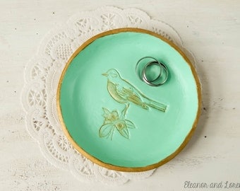 Clay jewelry dish / ring dish / jewelry holder / trinket bowl / clay storage dish / ring holder / clay dish / key holder