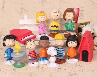 Peanuts CAKE TOPPER Charlie Brown Snoopy Woodstock Lucy Linus 12 Figure Set Birthday Party Cupcakes Mini Figurines * FAST Shipping *