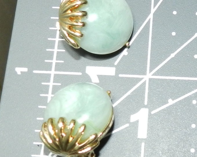 Signed Ciner Earrings, Simulated Jade Earrings, Vintage Fashion Designer Earrings, Vintage Jewelry Jewellery, Excellent Condition