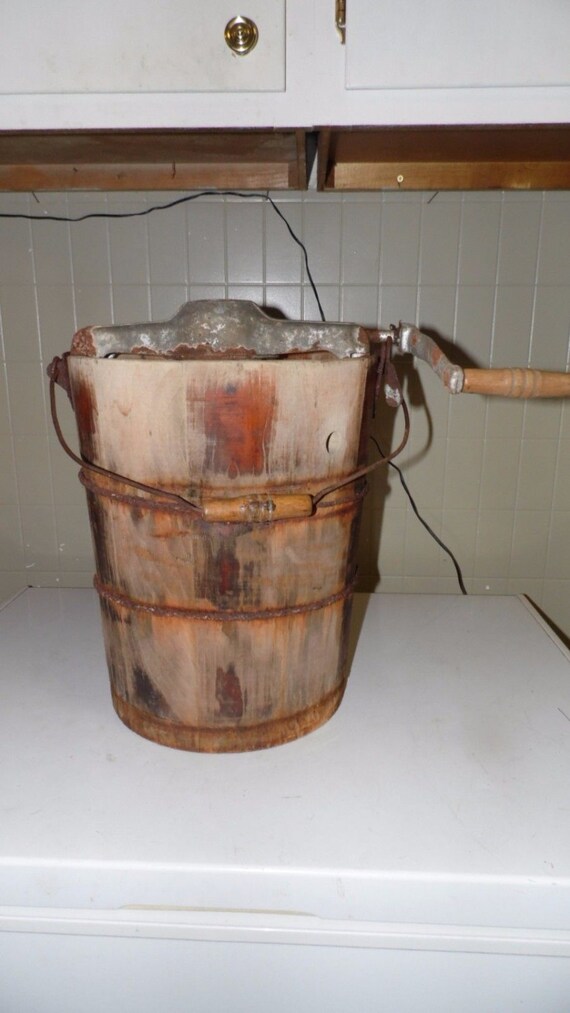 Antique Vintage Wood White Mountain Ice Cream Freezer 4 Qt.