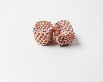 D-02327 - 2 Big hole Bead