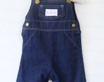 Vintage baby girl overalls. Blue jean overalls with Health-Tex patch on the chest. Health-Tex sz 3 mo