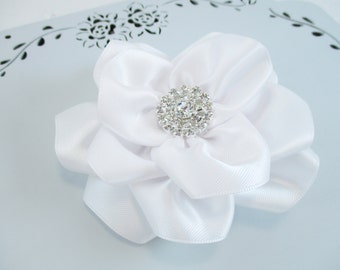 White Flower Hair Clip, White Wedding Flower, Rhinestone White Flower Clip, White Satin Flower Wedding Flower Girl Bow, Bridesmaid Hair Clip