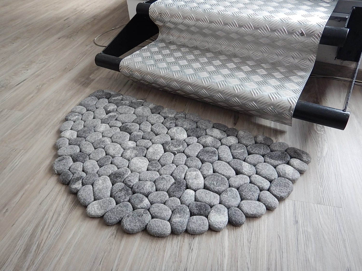 Felt stone rug / bath mat grey half moon