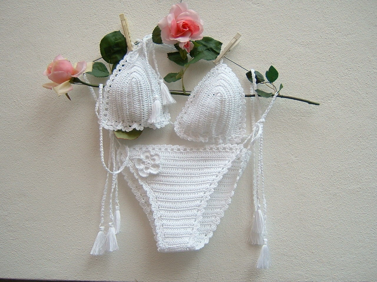 White lace bikini in crochetcrochet cotton Swimsuittriangle Bikini