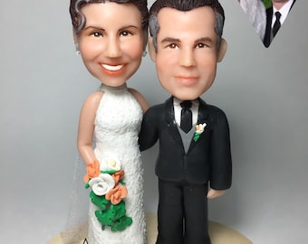 bride and groom cake topper, wedding anniversary gift, custom caricature, personalized portrait figure, cute illustration, meaningful gift