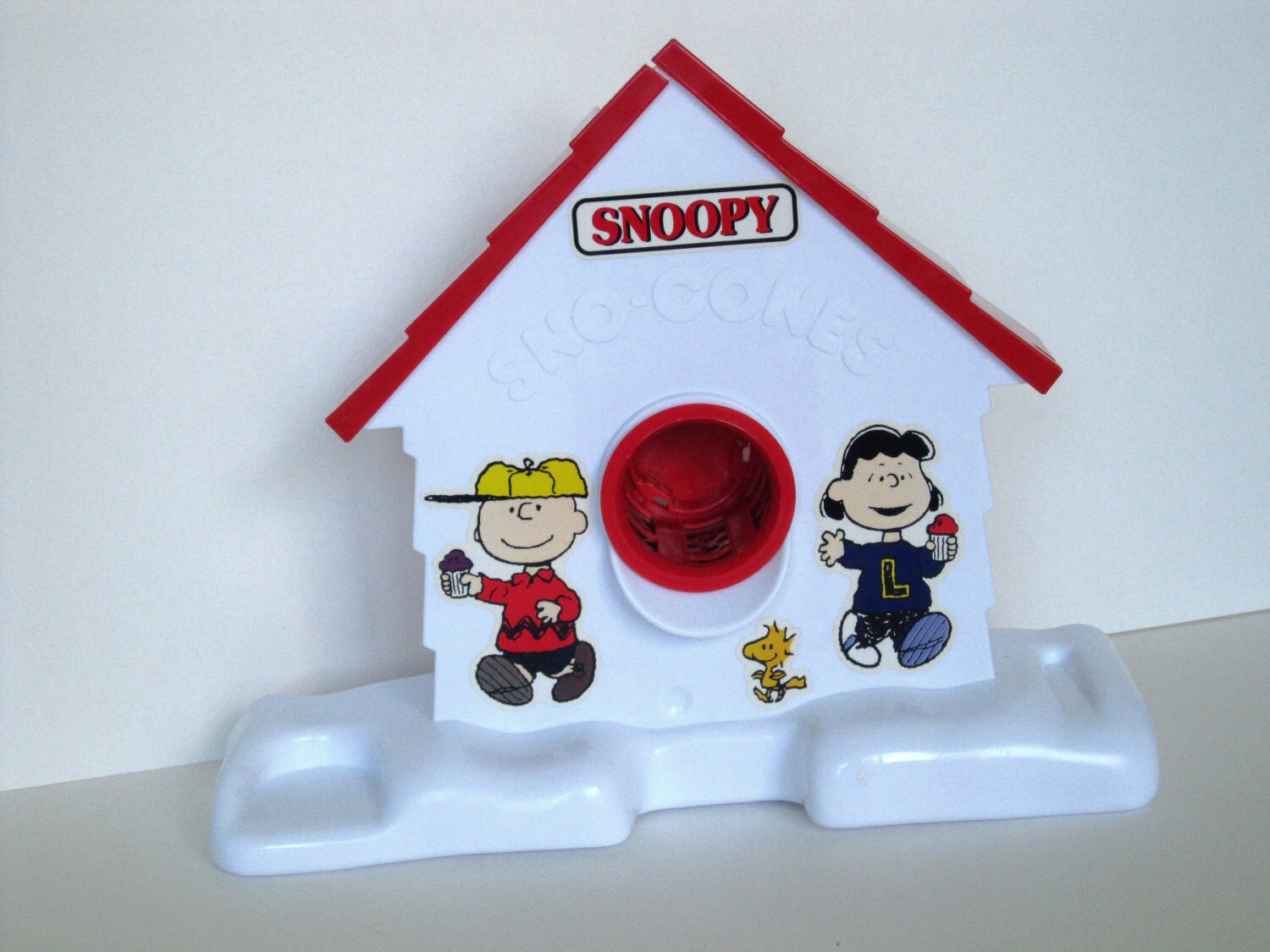 1985 Snoopy SnoCone Maker Shaved Ice Peanuts Kid