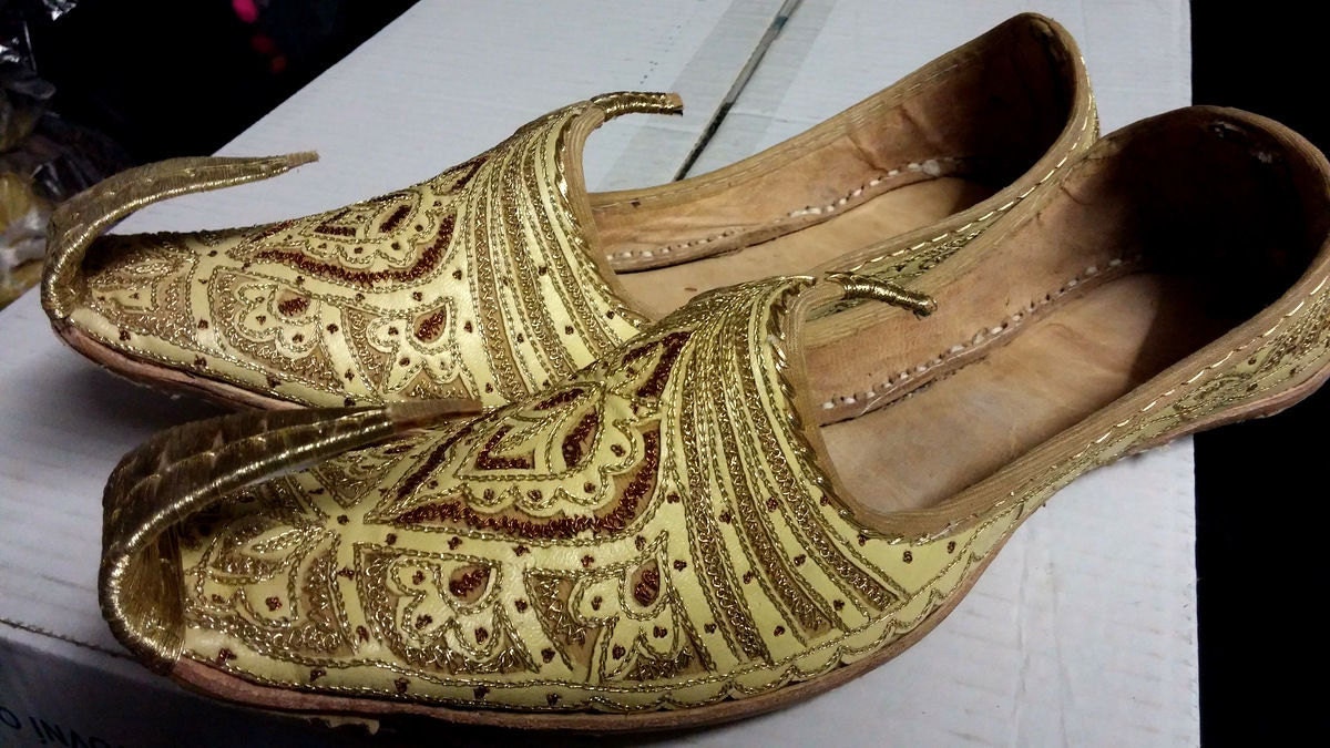 khussa style shoes