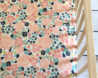 Crib Sheet: Floral Pretty.Fitted Crib Sheet.Floral Crib Sheet.Baby Crib Sheet.Crib Sheets. Baby Bedding.Crib Sheets Girl. Floral Crib Sheets