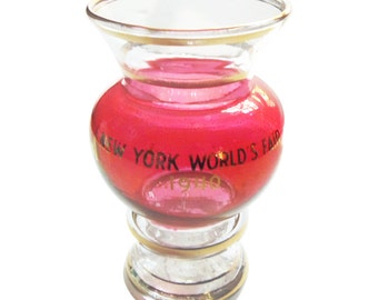 Vintage New York World's Fair 1940 Souvenir Ruby Glass Vase
