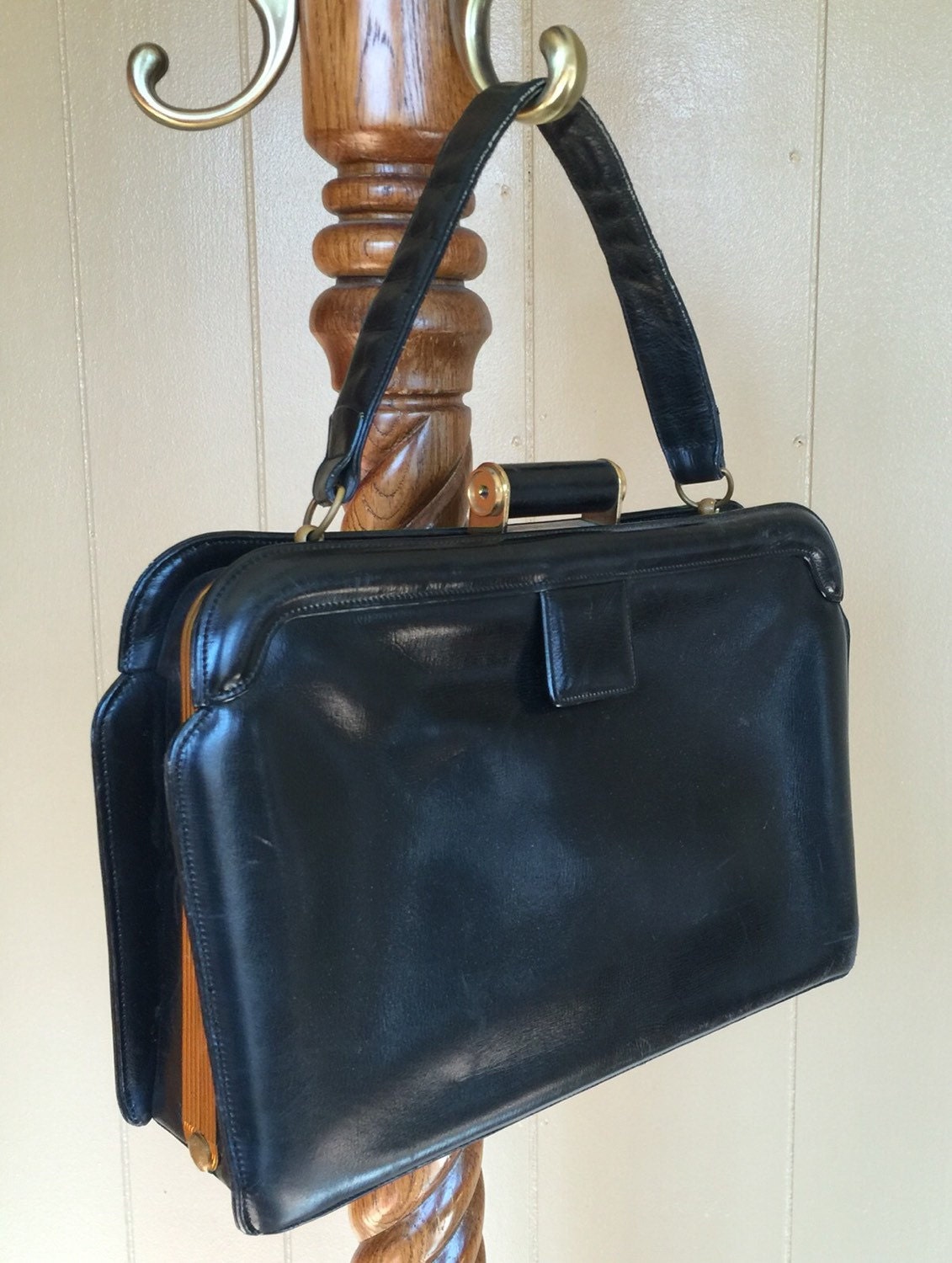 Vintage Evans Elegance Handbag Purse Black Leather Clasp