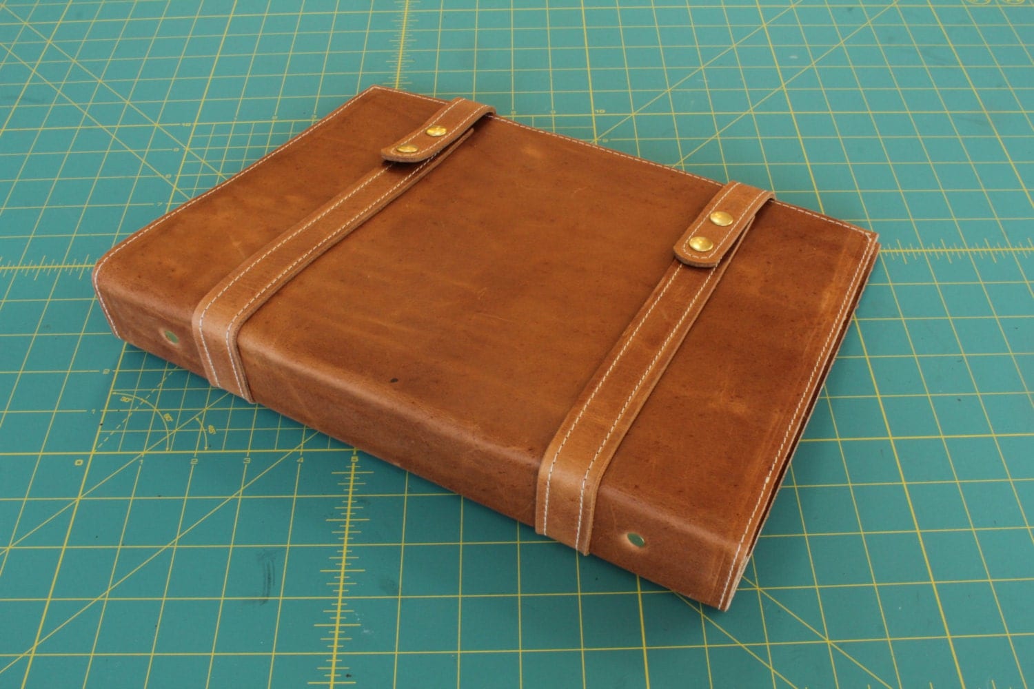 leather-3-ring-binder-in-chestnut