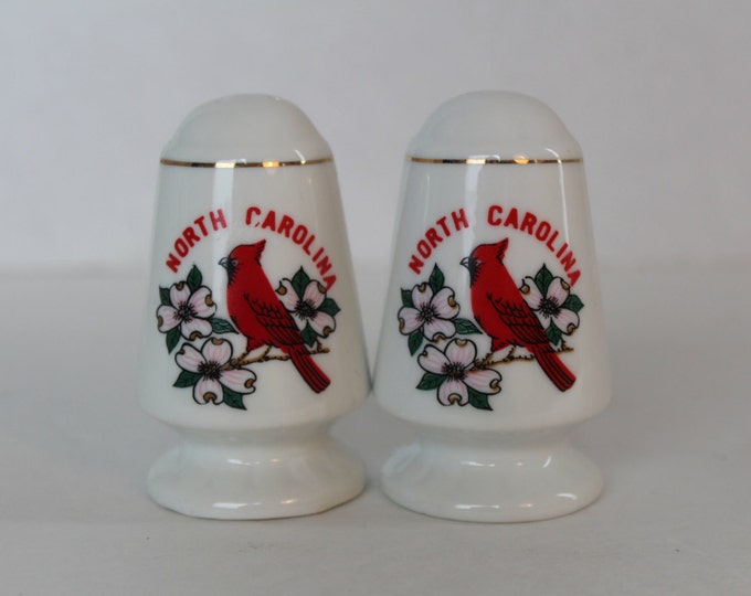 Vintage North Carolina Souvenir Salt an Pepper Shakers, Kitchen Collectible