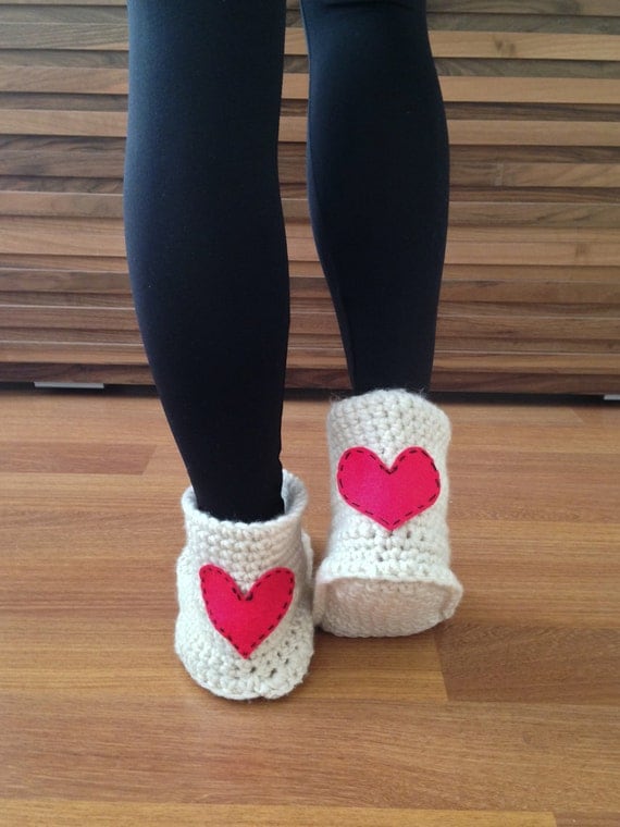Heart Slippers Crochet Slippers Valentines Day Gift by elmasekeri